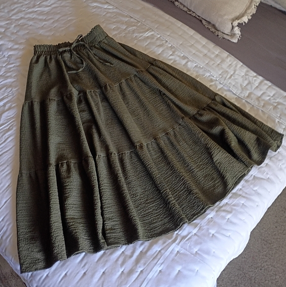 SHEIN Dresses & Skirts - Olive Green Skirt